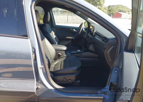 2025 Ford Escape St-Line Select from USA, damaged, VIN 1FMCU9NA1SUA25813